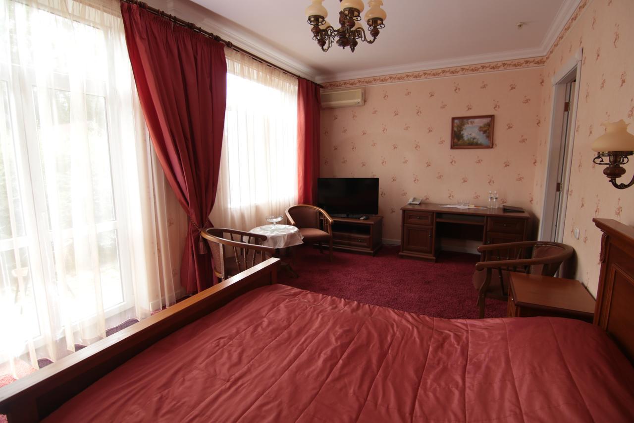 Chervona Kalina Hotel Kyiv Exterior photo